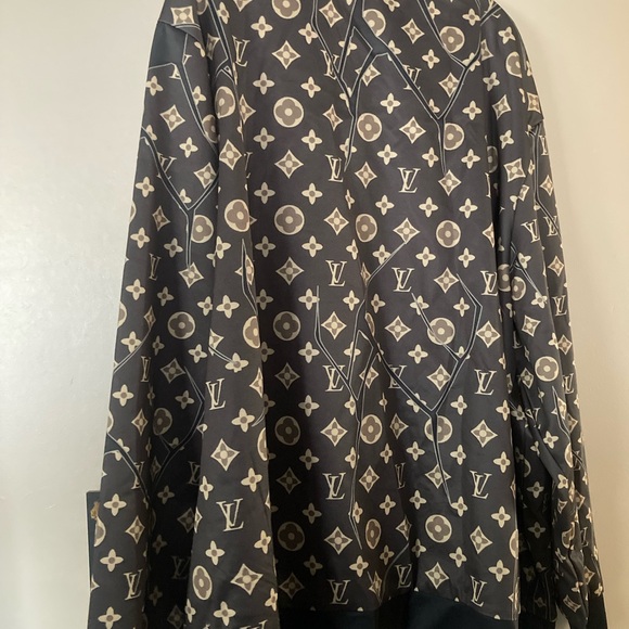Louis Vuitton Black and Tan Monogram Top - Picture 3 of 4